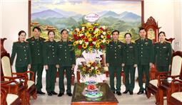 Bộ tư lệnh Quân khu chúc mừng Ngày Quốc tế Phụ nữ 8-3